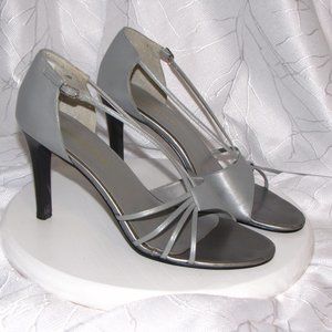 Newport News Size 10 Silver heels